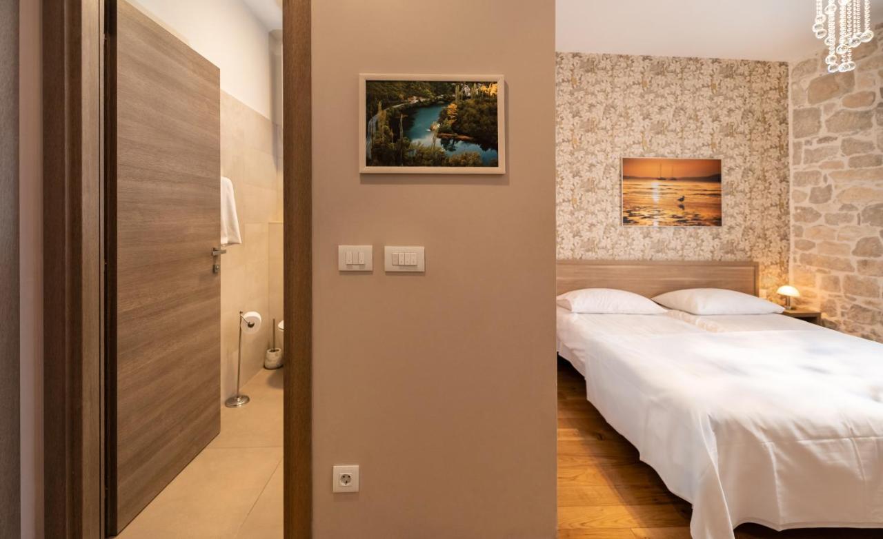 Tifani Luxury Rooms 2 สปลิท ภายนอก รูปภาพ