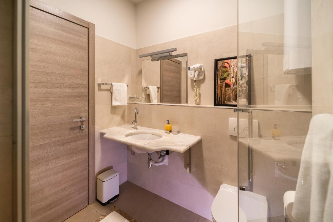 Tifani Luxury Rooms 2 สปลิท ภายนอก รูปภาพ