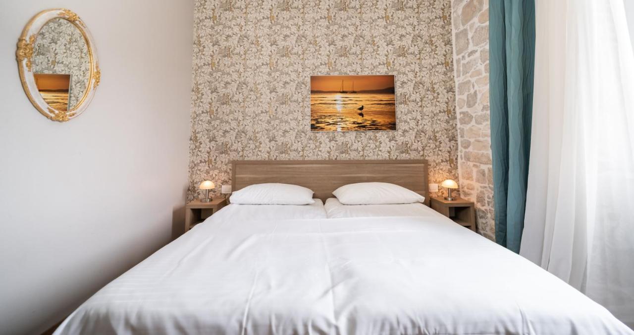 Tifani Luxury Rooms 2 สปลิท ภายนอก รูปภาพ