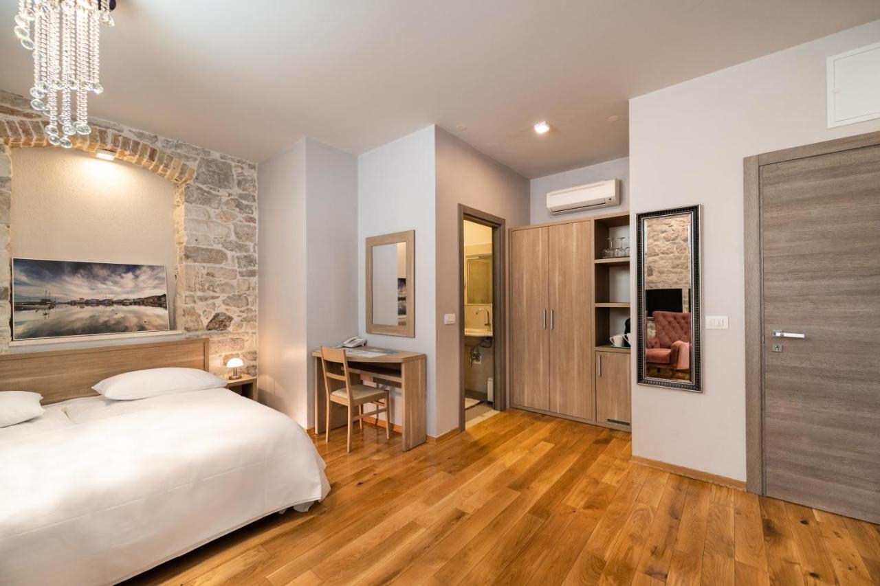 Tifani Luxury Rooms 2 สปลิท ภายนอก รูปภาพ