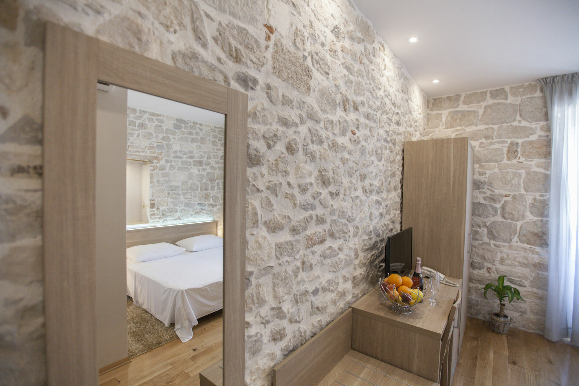 Tifani Luxury Rooms 2 สปลิท ภายนอก รูปภาพ