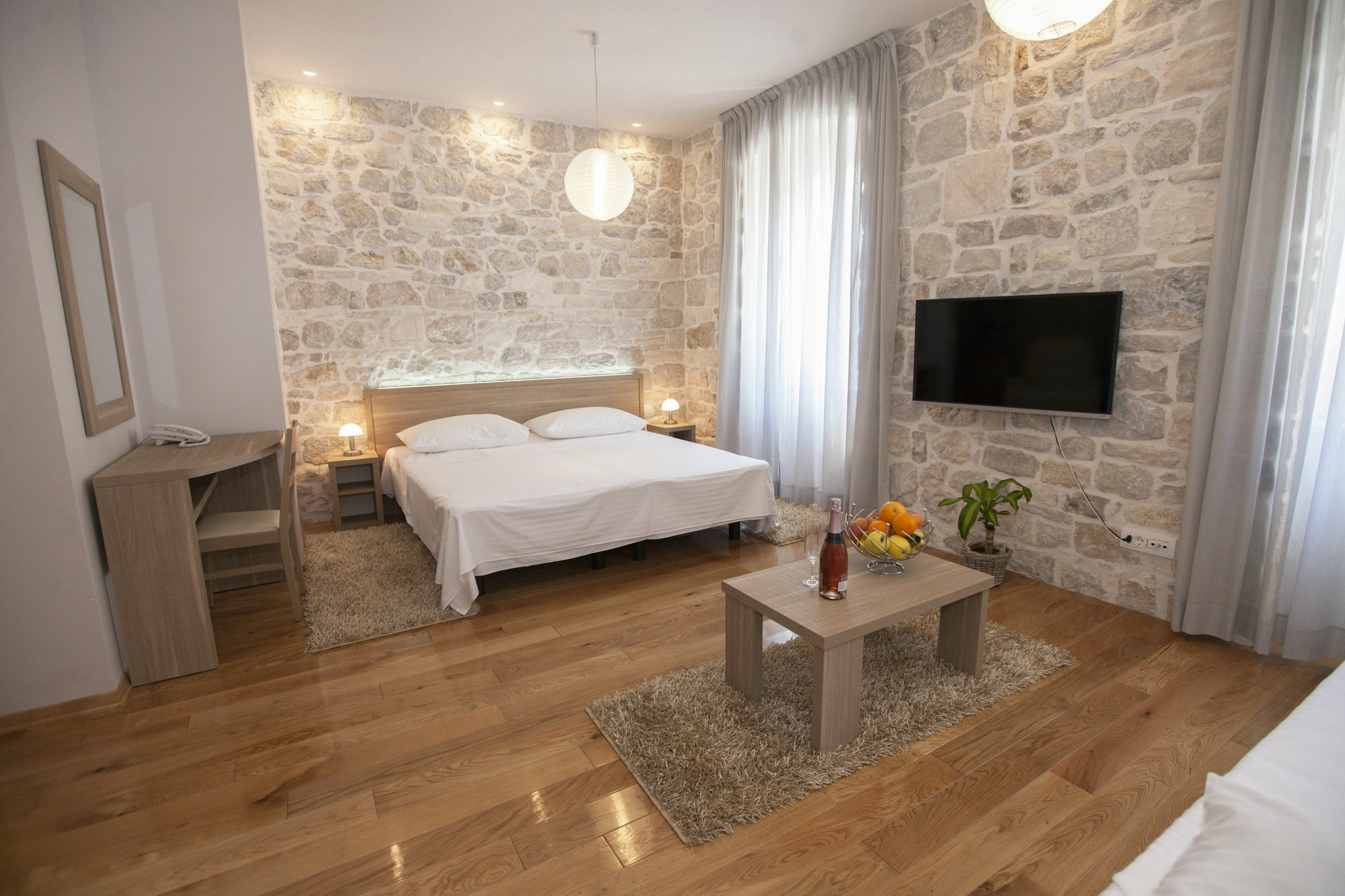 Tifani Luxury Rooms 2 สปลิท ภายนอก รูปภาพ