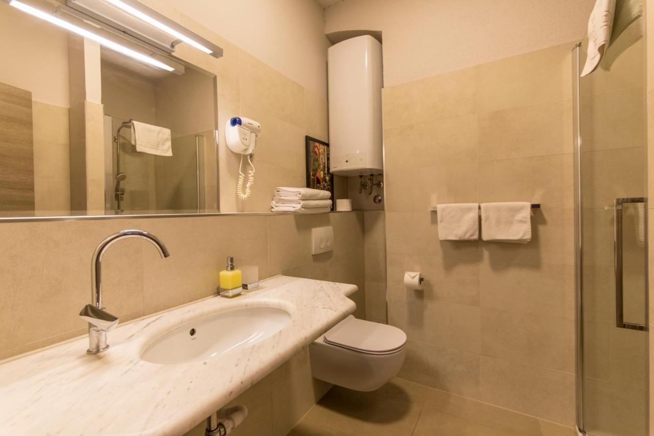 Tifani Luxury Rooms 2 สปลิท ภายนอก รูปภาพ