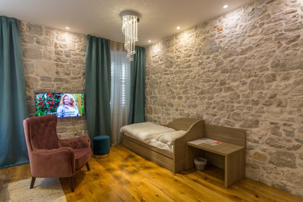 Tifani Luxury Rooms 2 สปลิท ภายนอก รูปภาพ