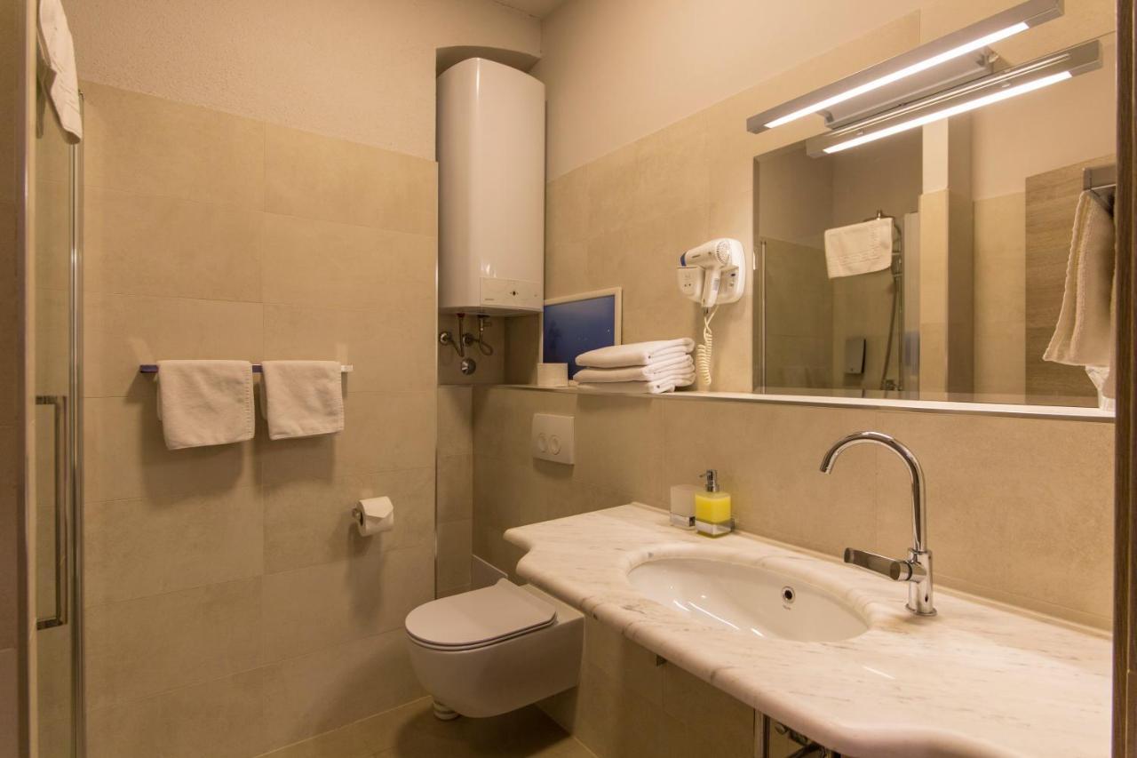 Tifani Luxury Rooms 2 สปลิท ภายนอก รูปภาพ