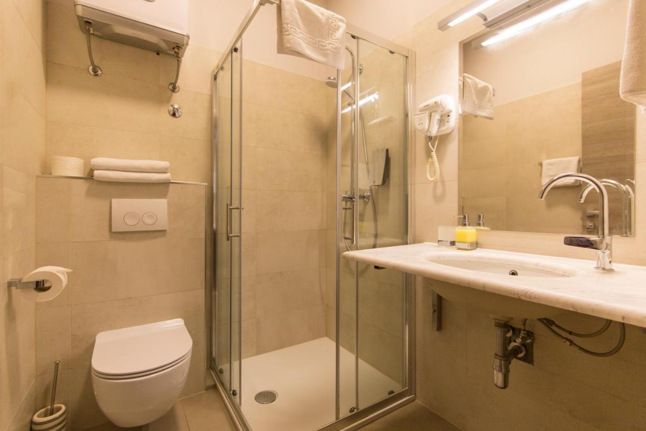 Tifani Luxury Rooms 2 สปลิท ภายนอก รูปภาพ
